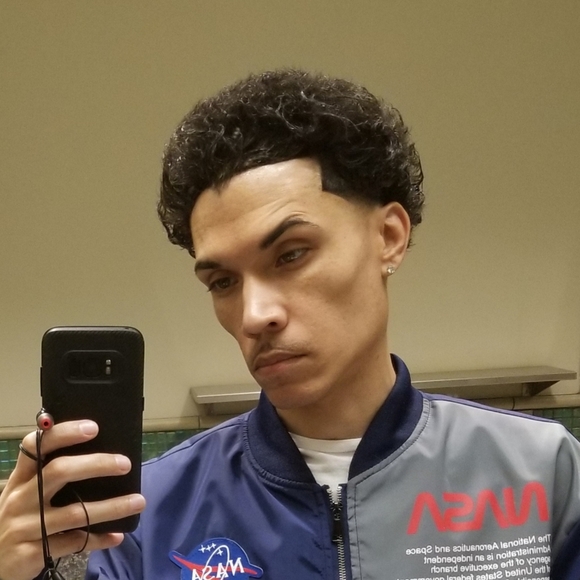 Meet your Posher, Gilby - Picture 1 of 3